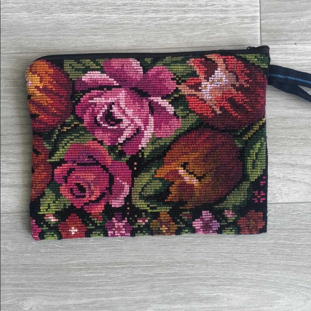 Clutch / Wristlet